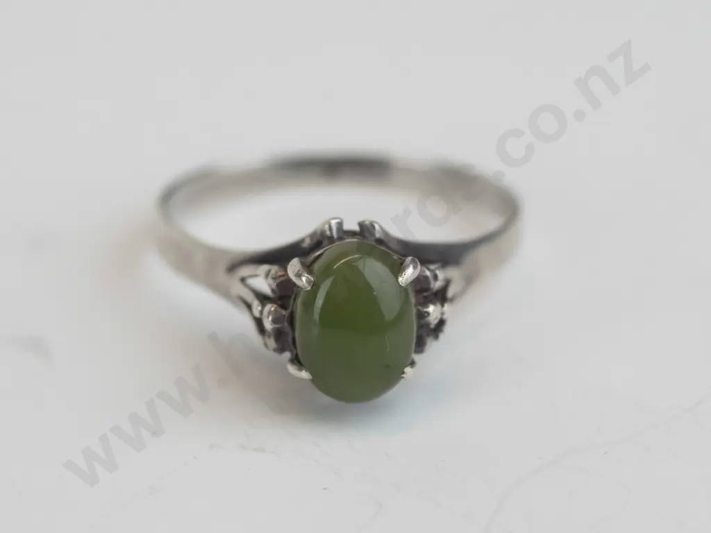 silver ring with oval cabochon greenstone Image 1++