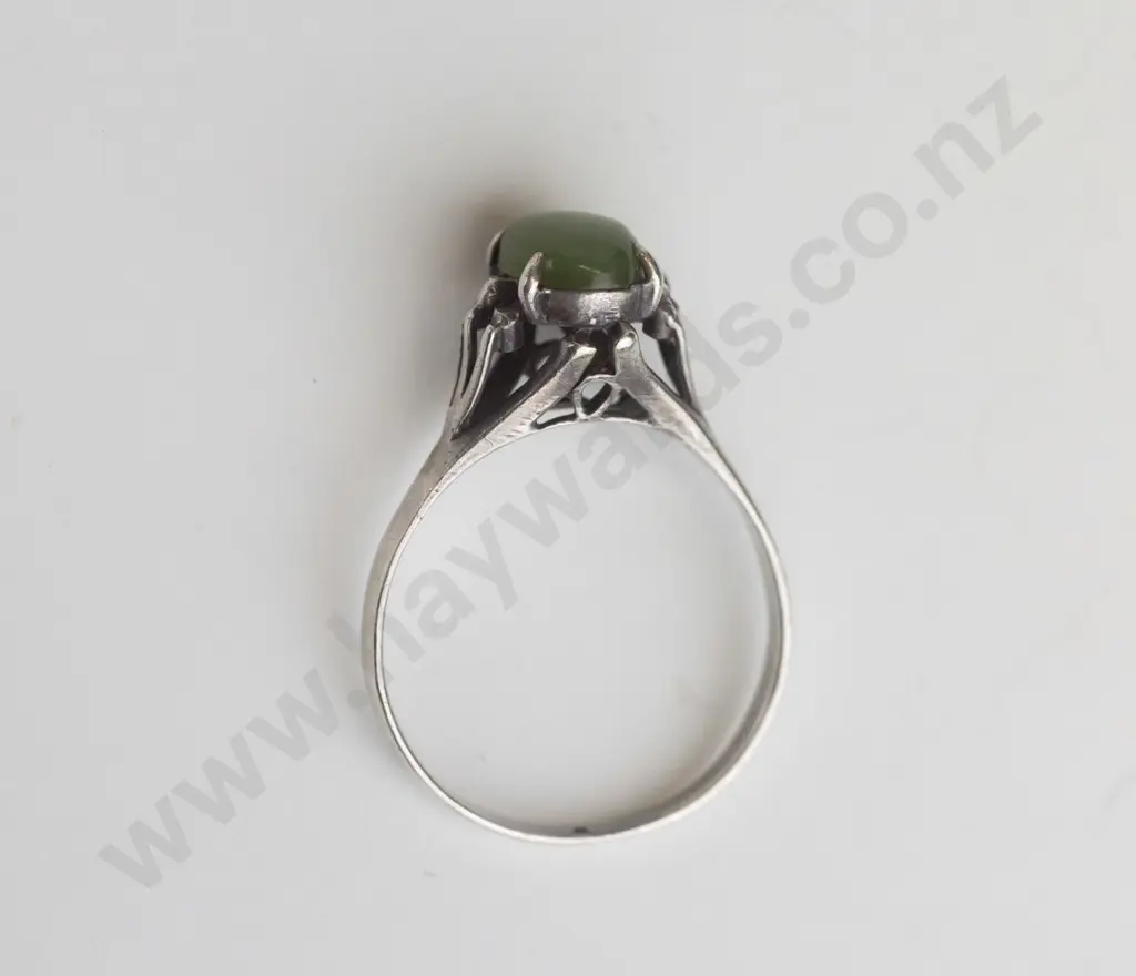silver ring with oval cabochon greenstone Image 1++