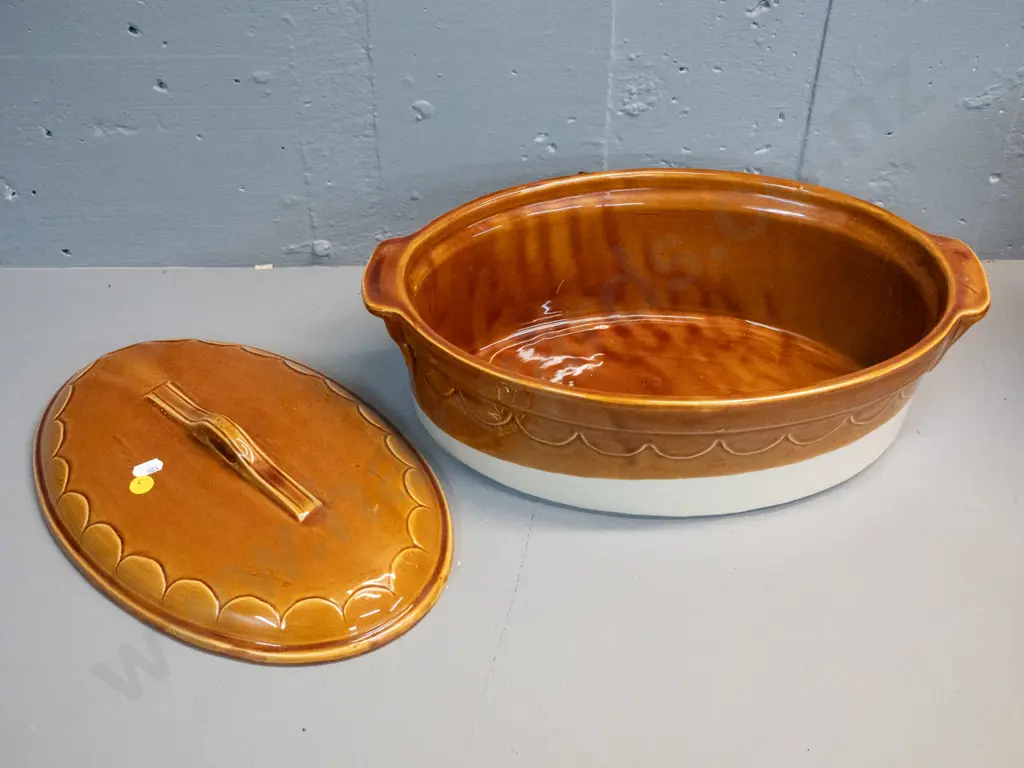 French 'Emile Henry' large lidded casserole dish H-140 L-380 Image 1++