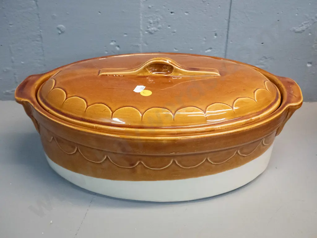French 'Emile Henry' large lidded casserole dish H-140 L-380 Image 1++