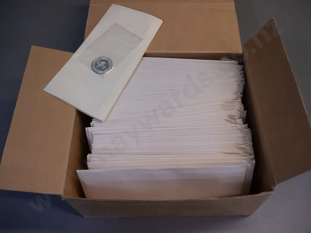 box of 80 silver plated bronze Dunedin Civic Medallions - edition of 3000, produced in 1989 by Brandwell Moller Dunedin, Image 1++