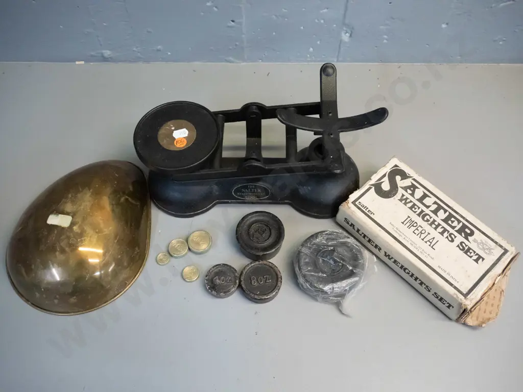 Salter cast metal and brass balance scales with boxed set of weights - scales marked Made in England, weights made in Image 1++