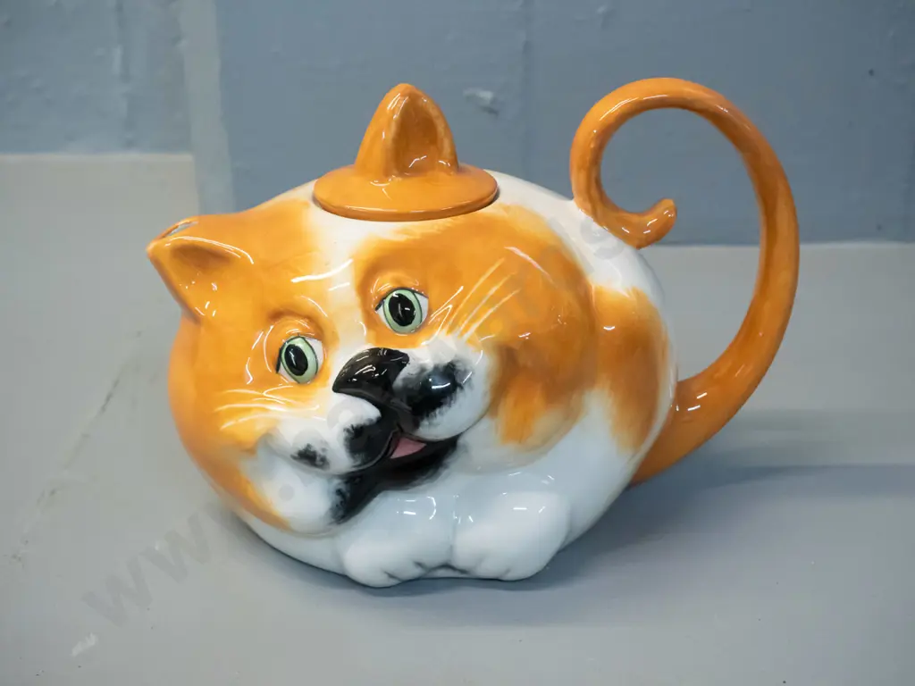 retro Carlton Ware novelty cat teapot H-150 W-210 at handle Image 1++