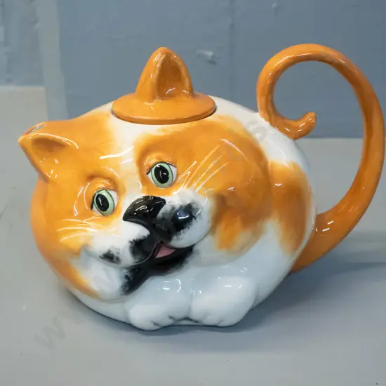 retro Carlton Ware novelty cat teapot H-150 W-210 at handle