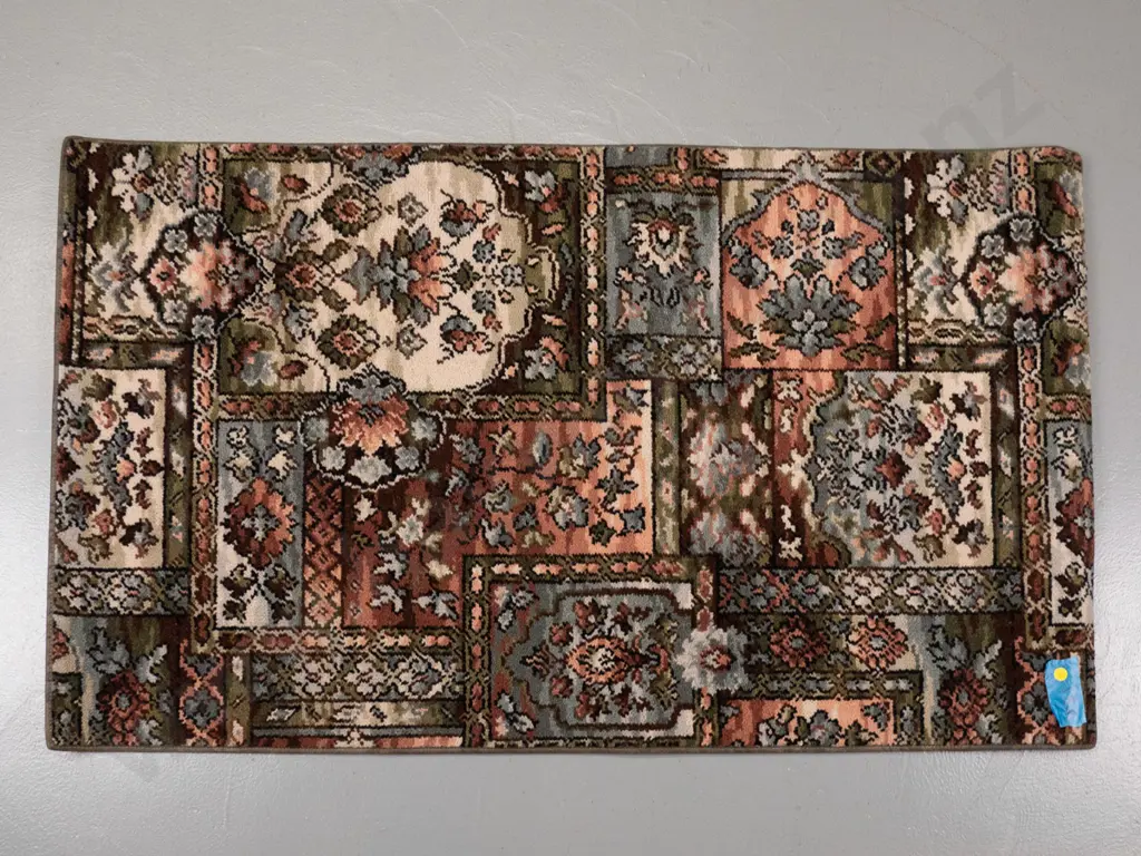 small piece of Feltex NZ wool carpet with bound edges L-1150 W-695 Image 1++