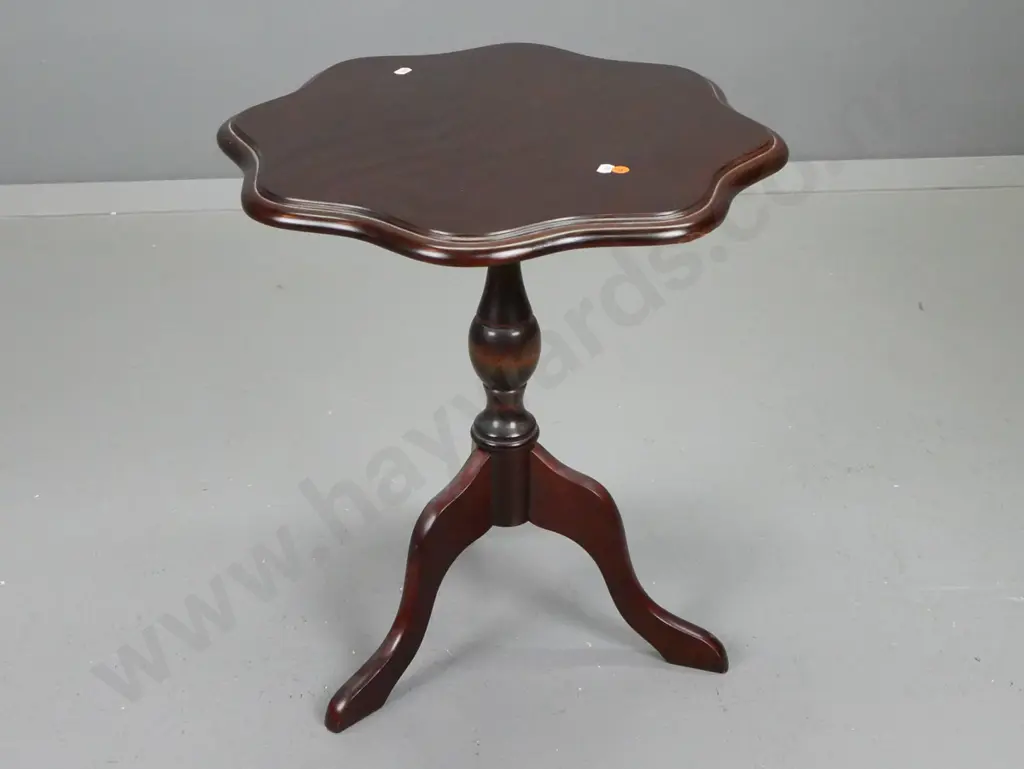 reproduction mahogany low pedestal wine table with 3 sweeping legs and scalloped edge top - some wear and scratches to Image 1++