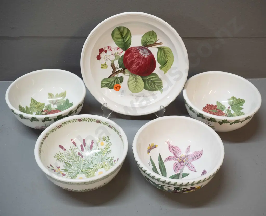 5 Portmeirion items - Pomona plate D190 and 2 bowls, National Trust Garden Herbs & Botanic Garden bowls Image 1++