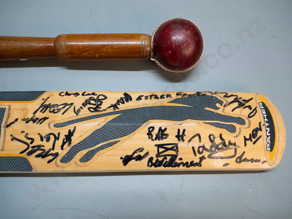 2 cricket items - signed NZ versus SA Carisbrook 2004 cricket bat and a timber handled cricket ball mallet marked Stamp Image 1++