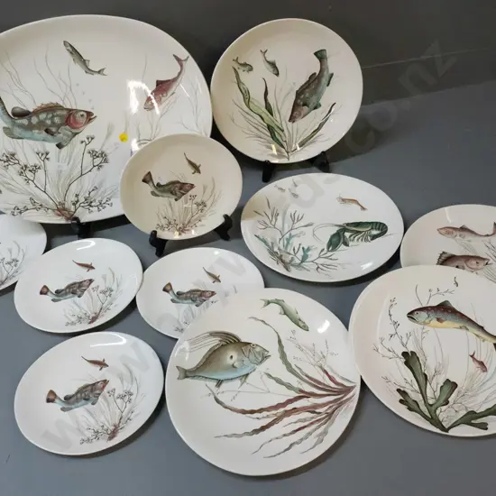Johnson Brothers fish pattern luncheon set - 5 luncheon, 5 sides and serving ashett L400 W310 - one luncheon plate has a