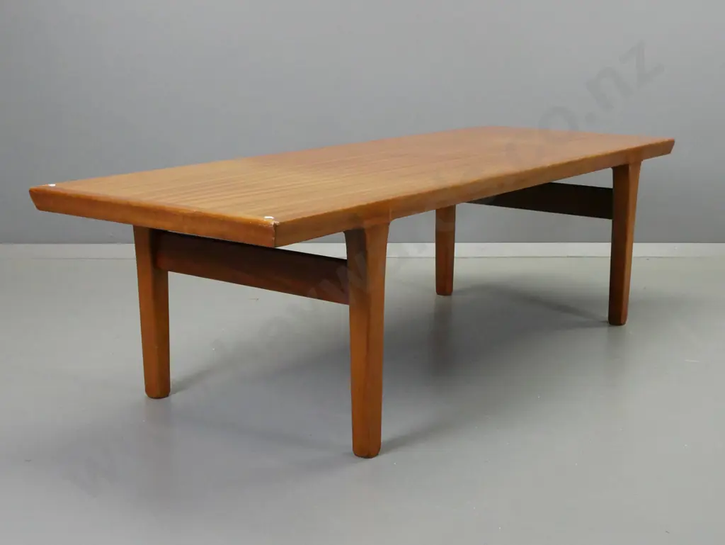retro long mahogany coffee table on square tapered legs H-440 L-1530 W-560 Image 1++