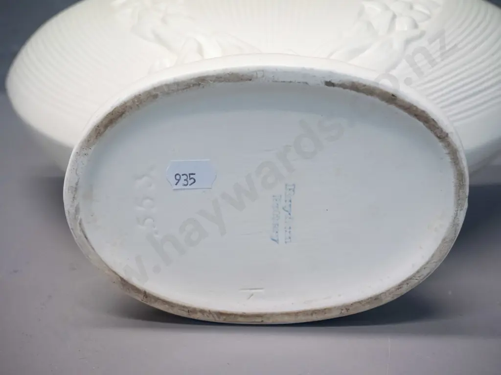 Crown Lynn Roydon vase No. 553. H-160 W-310 Image 1++