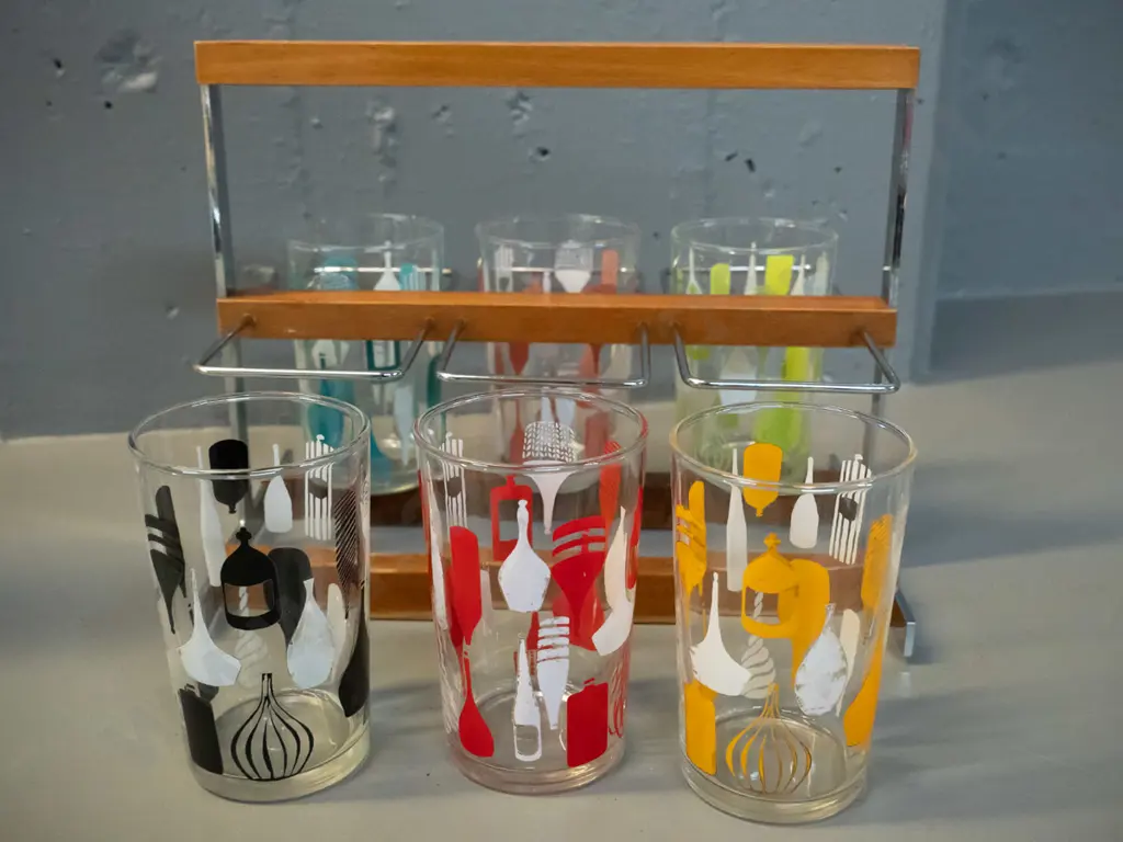 retro drinking glass set - 6 mutli-colour decorated glasses in chrome and timber stand H-195 W-240 D-150 Image 1++