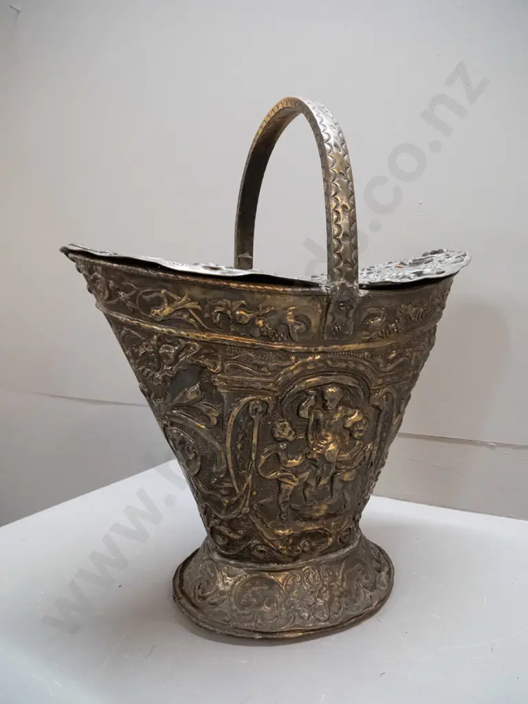 vintage pressed metal coal scuttle with centre handle and 2 hinged lids, no liner. H-550 W-430 W-270 Image 1++