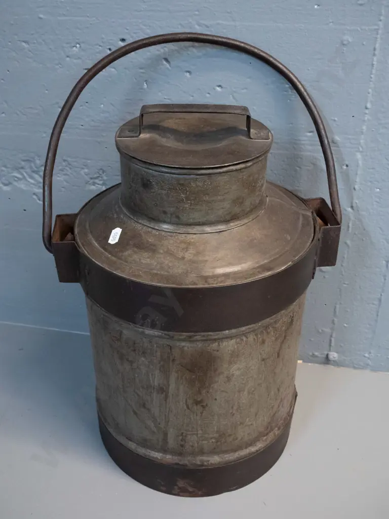 vintage metal cream can with handle H-410 D-300 Image 1++