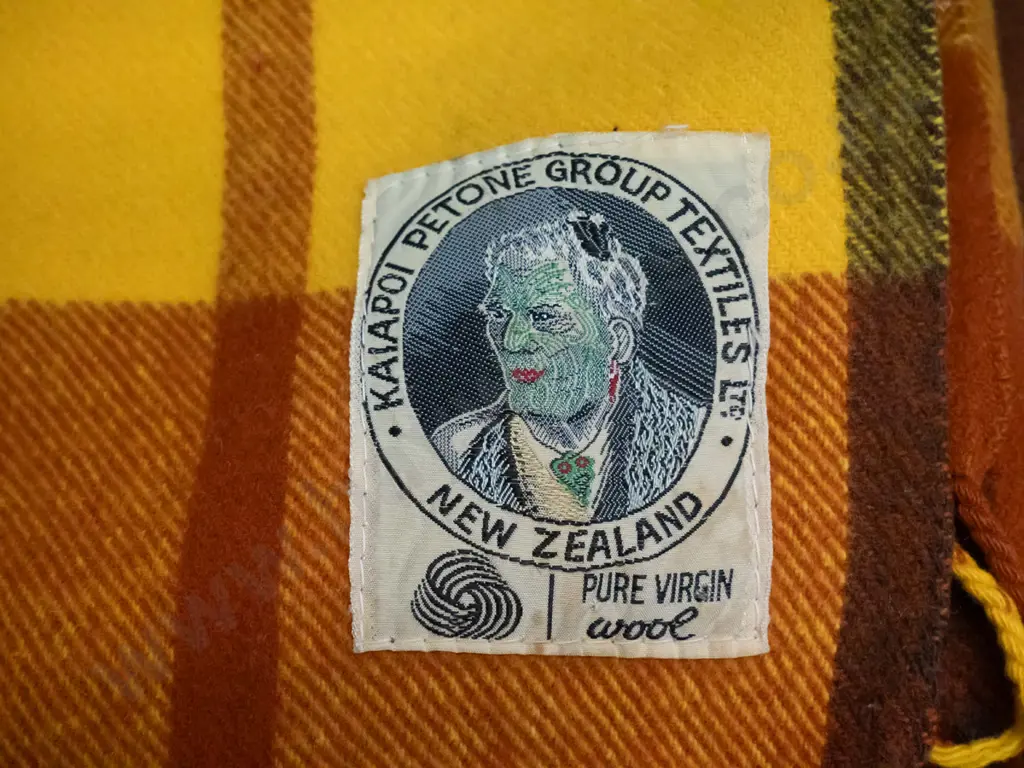 retro Kaiapoi Petone check wool travel rug in very good condition Image 1++