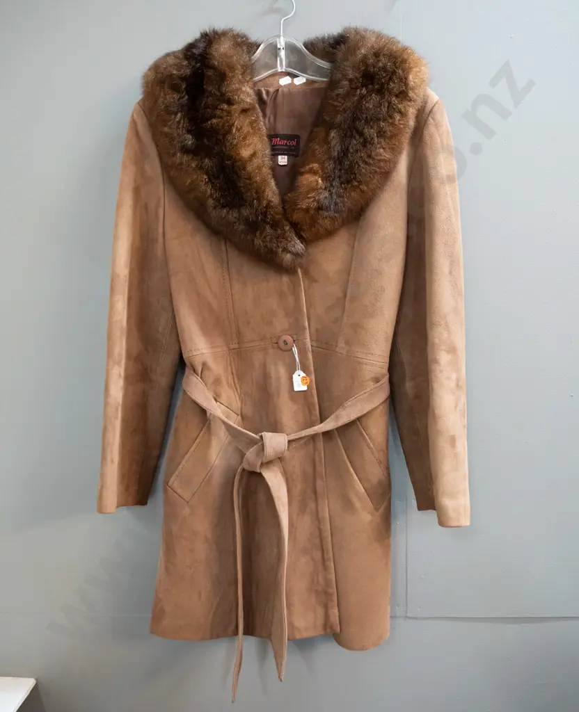 suede jacket with brown possum fur collar - Marcol Manufacturing Ltd Christchurch label - size 34 Image 1++