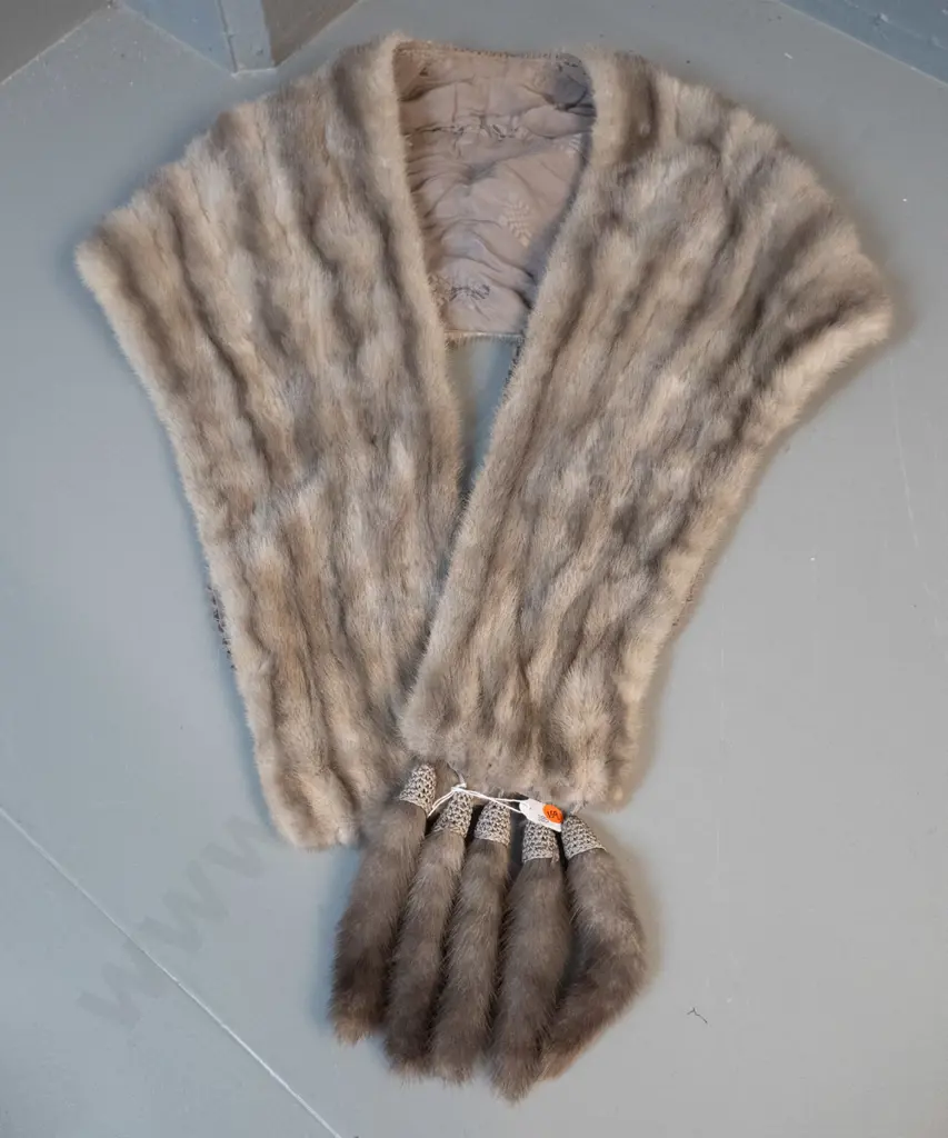 grey fur stole with detachable tail fringes Image 1++