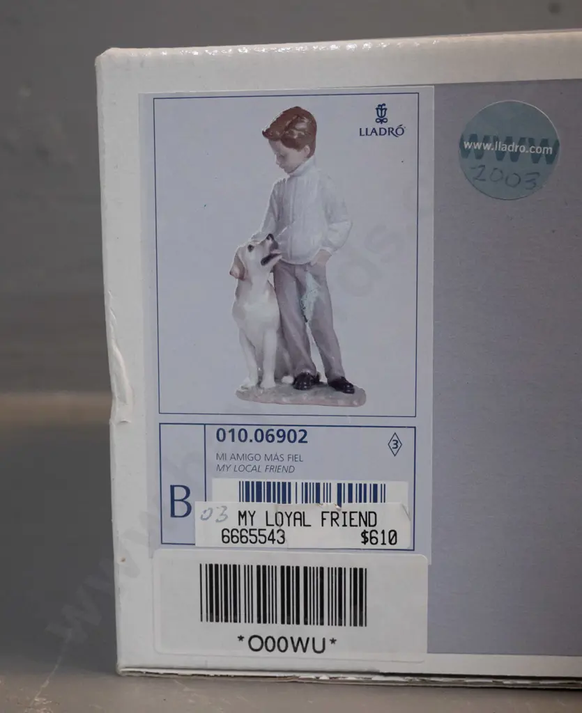 Lladro figurine with original box - boy with dog H-255 W-120 Image 1++