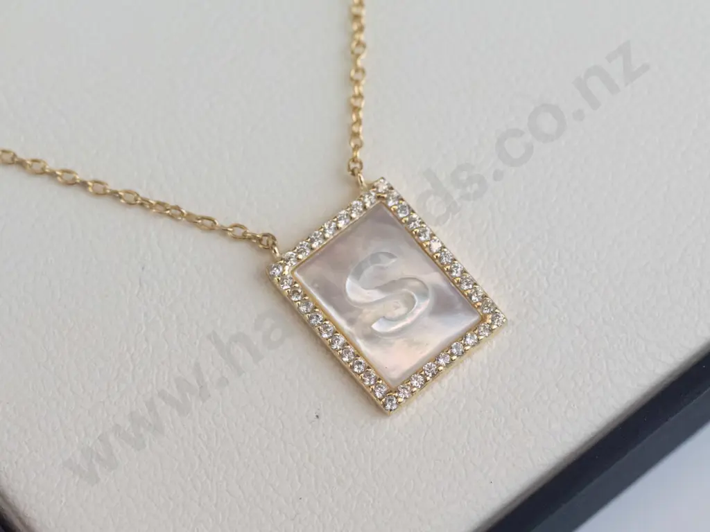 mother of pearl necklace silver / 18ct gold plated ?? Image 1++