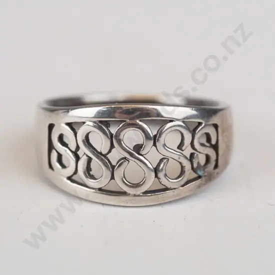 silver ring stamped 925