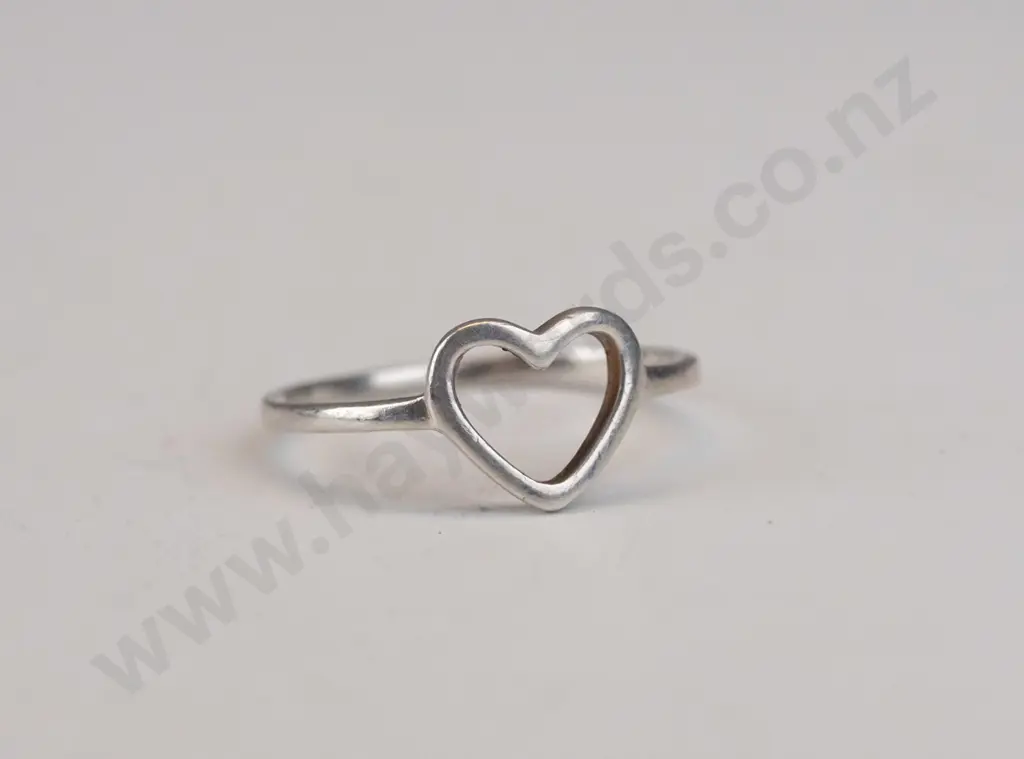 silver heart ring stamped 925 Image 1++