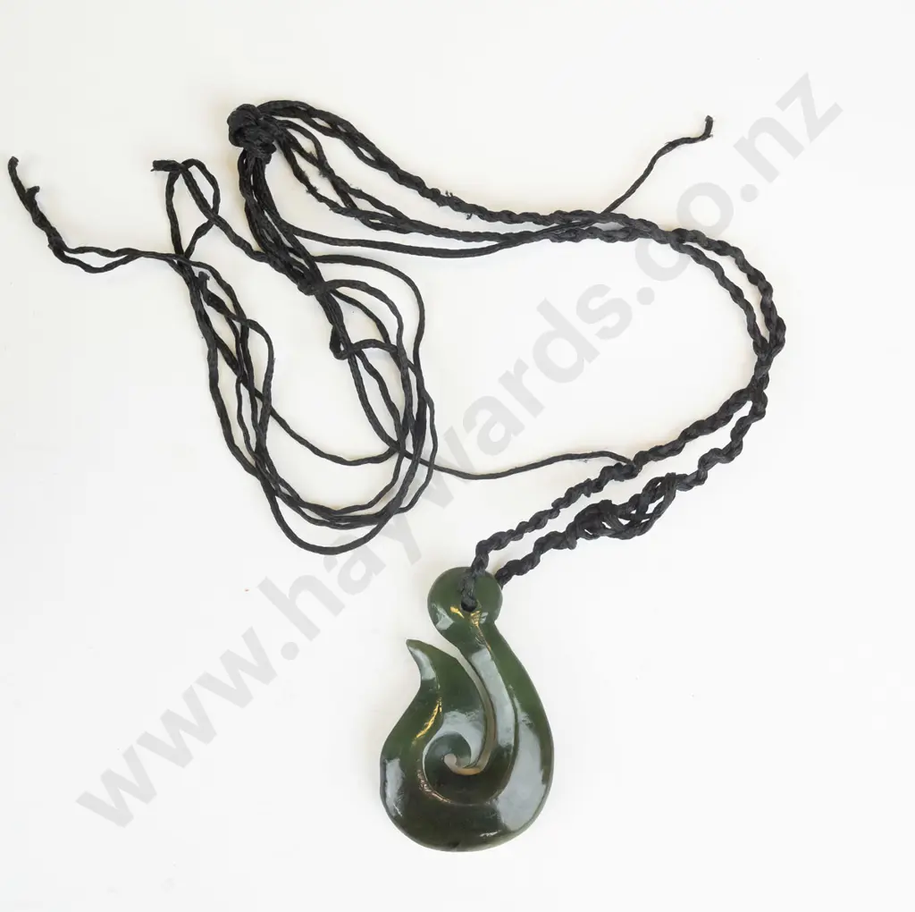 greenstone necklace on rope strand Image 1++