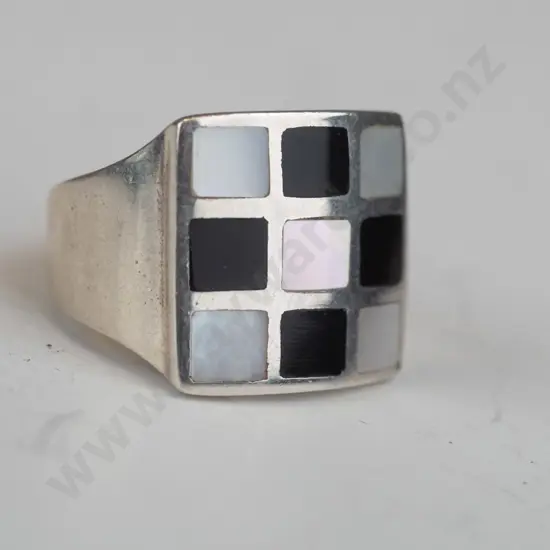 silver ring with mother of pearl & black stone stamped 925