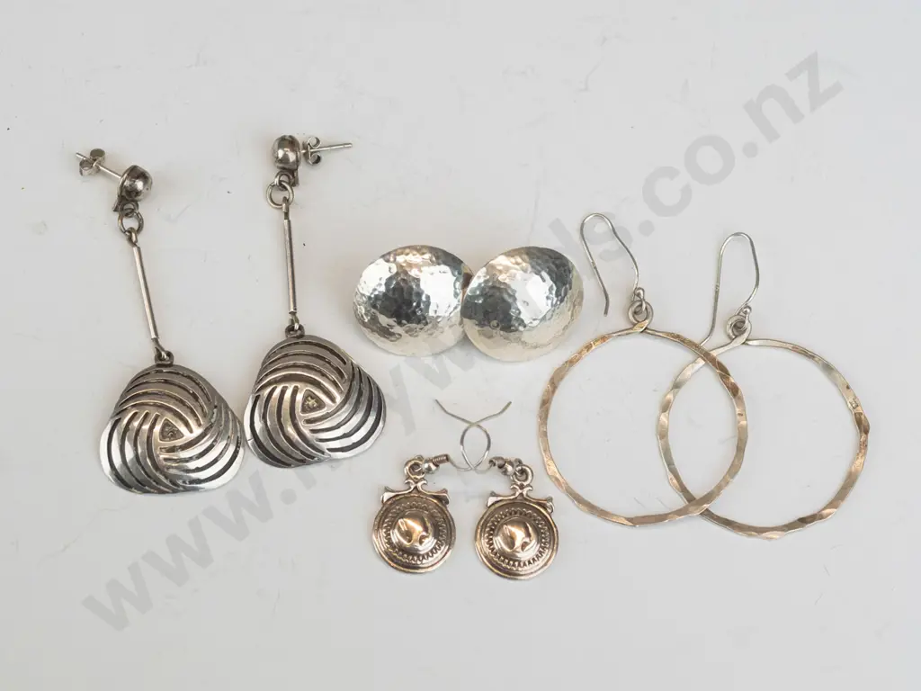 4 pairs asstd silver earrings all stamped 925 Image 1++