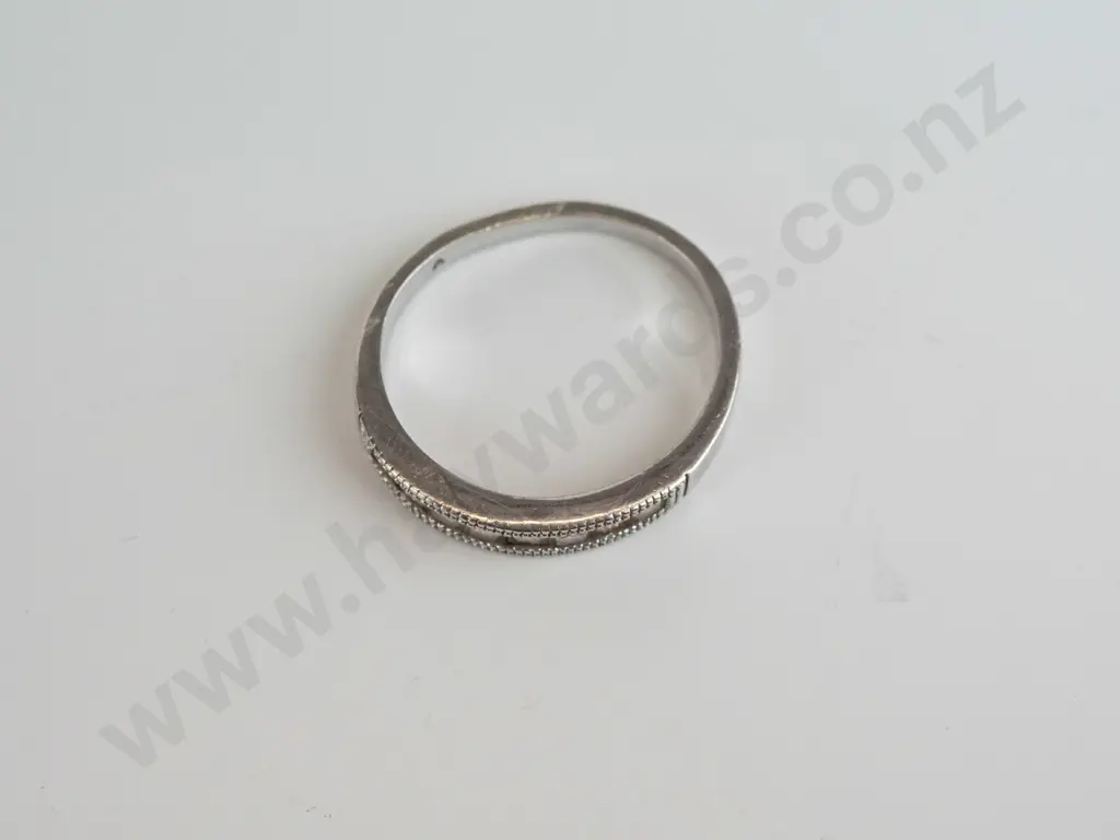 silver cz ring stamped 925 Image 1++