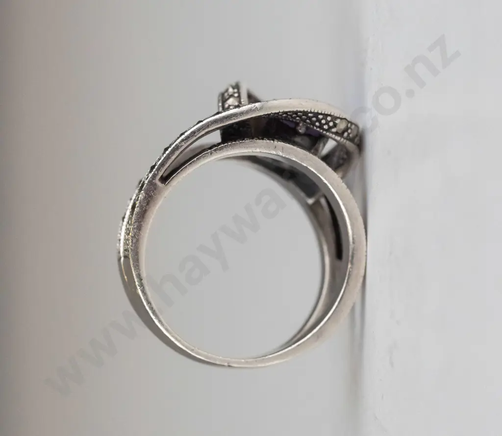 silver marcasite & amethyst ring stamped 925 Image 1++