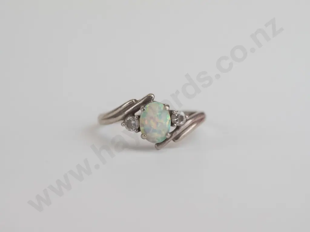 silver opal ring stamped 925 Image 1++