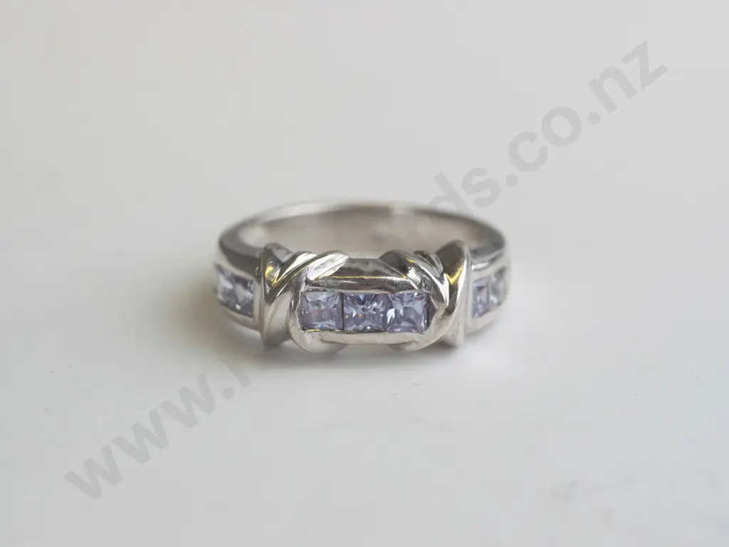 silver cz ring stamped 925 Image 1++