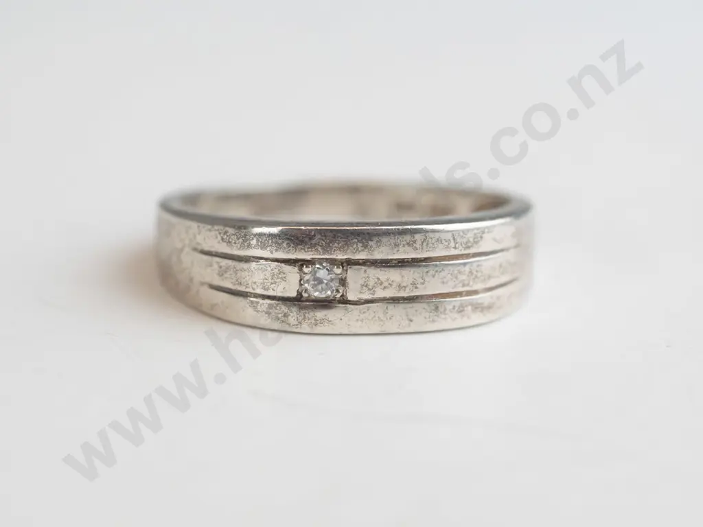 silver ring with cz stamped 925 Image 1++