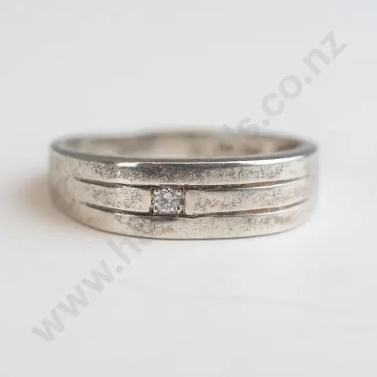 silver ring with cz stamped 925