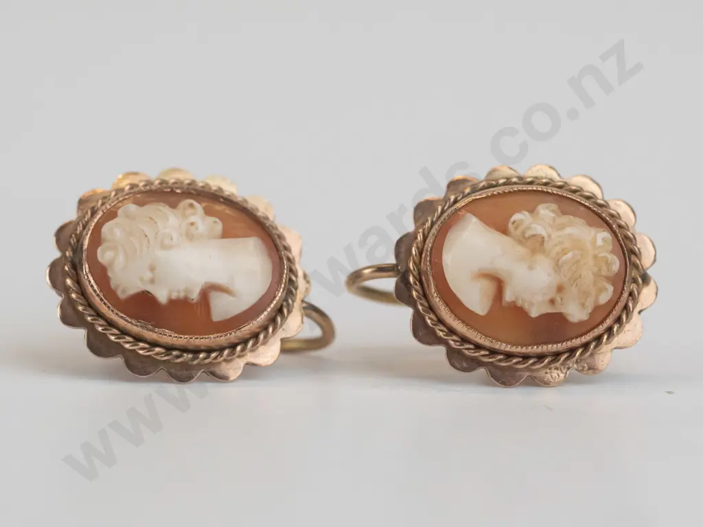 9ct pair of cameo earrings rolled gold screw hinge Image 1++