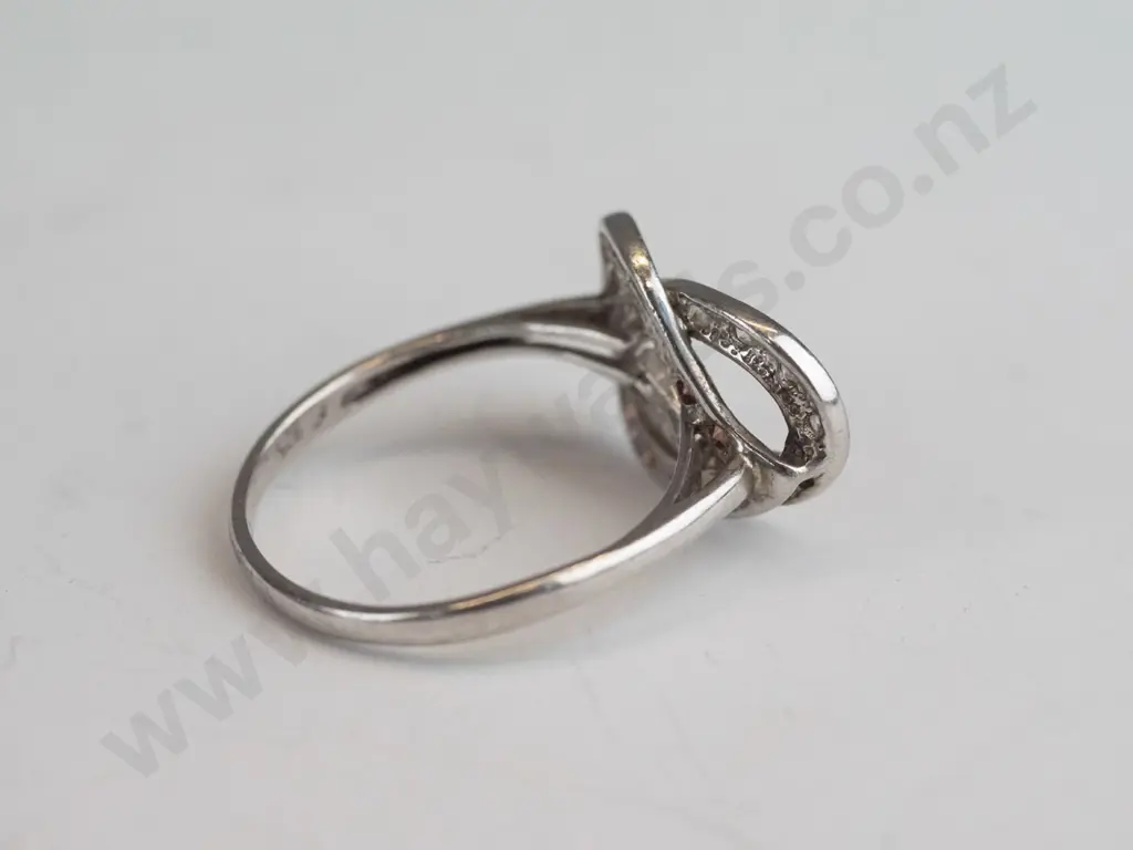 silver cz ring stamped 925 Image 1++