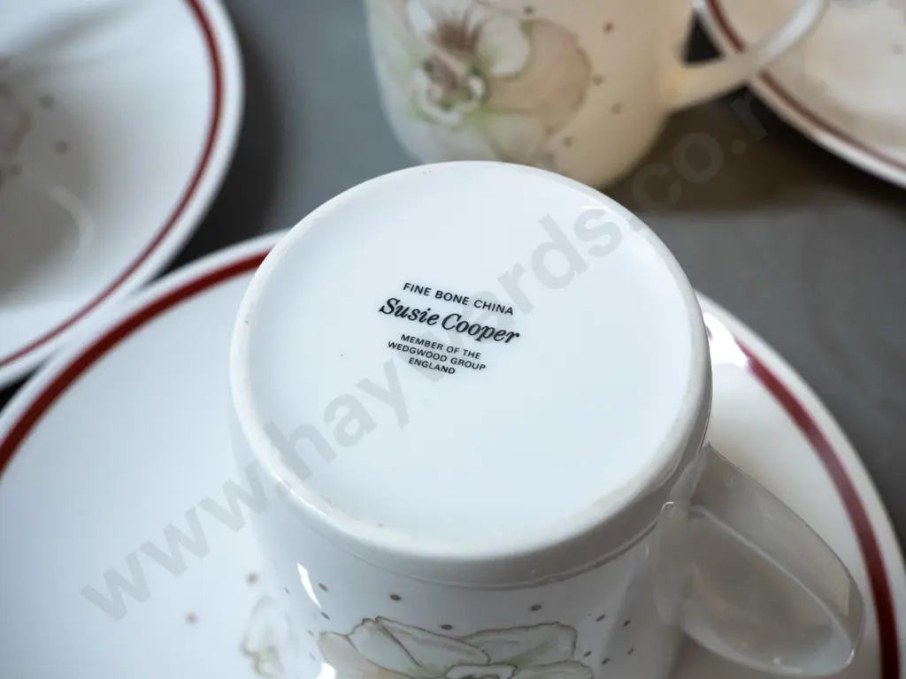 5 Wedgwood Susie Cooper mugs and side plates Image 1++