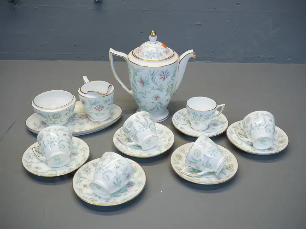 Minton "Vanessa" pattern 16-piece coffee set including coffee pot H-210 W-190 Image 1++