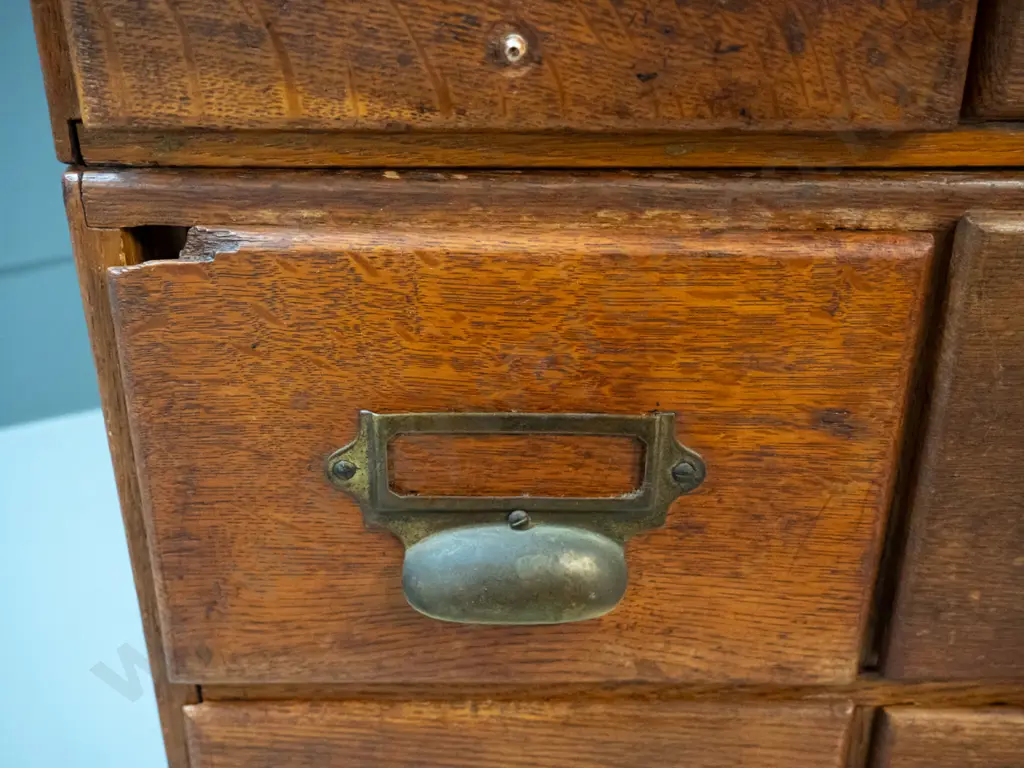 2 vintage oak library drawer cabinets with brass label handles, one 2-drawer and one 4-drawer, some chips and Image 1++