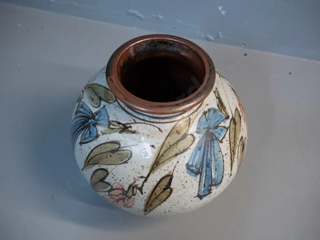 New Zealand studio pottery vase - W or M stamp to base H-245 D-230 Image 1++