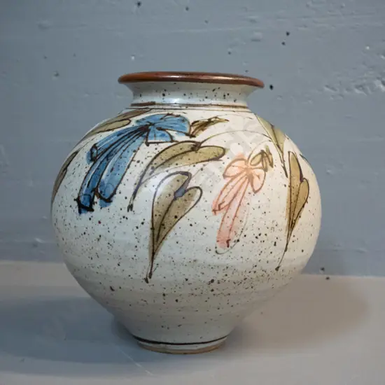 New Zealand studio pottery vase - W or M stamp to base H-245 D-230