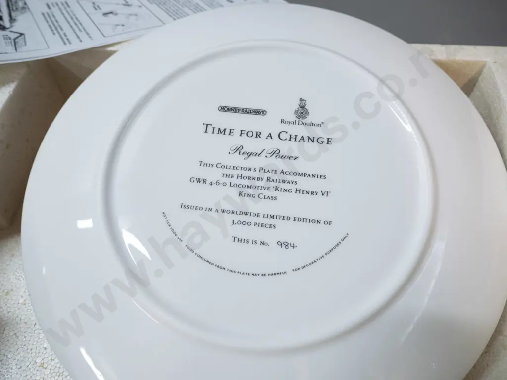 boxed Royal Doulton & Hornby limited edition of 3000 collector plate and King Henry locomotive and tender Image 1++
