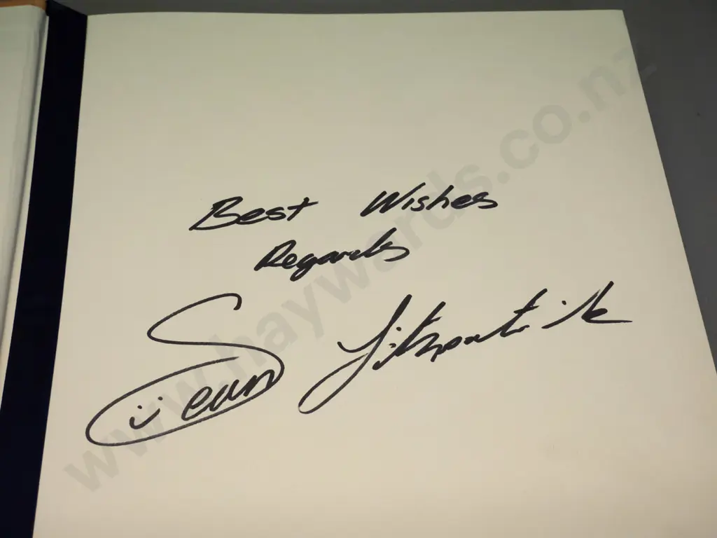 hard cover book - International Rugby 1993 - autographed by Sean Fitzpatrick, limited edition 7 of 1250 - musty, some Image 1++