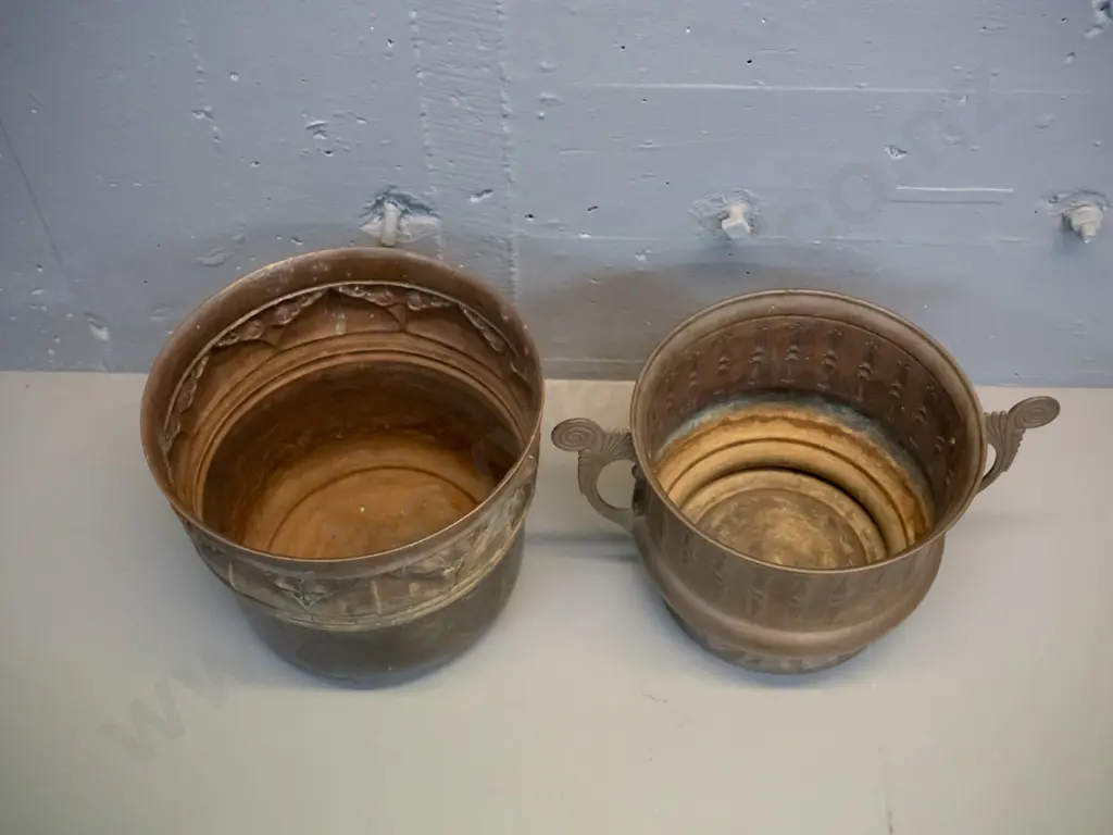 2 deco style pressed brass jardinieres, taller is H-210 D-250, handled one marked Daaldrop Holland, Image 1++