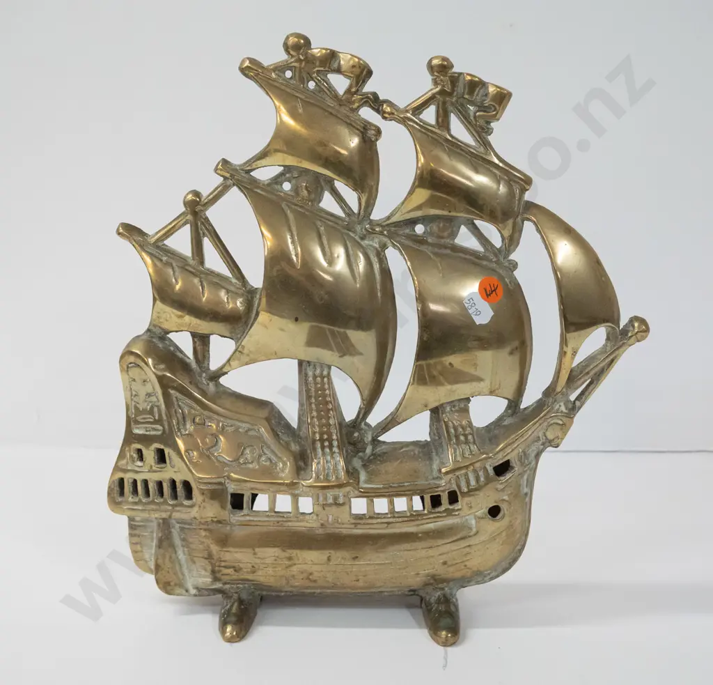 heavy brass galleon ornamental figure or door stop H-330 W-300 Image 1++