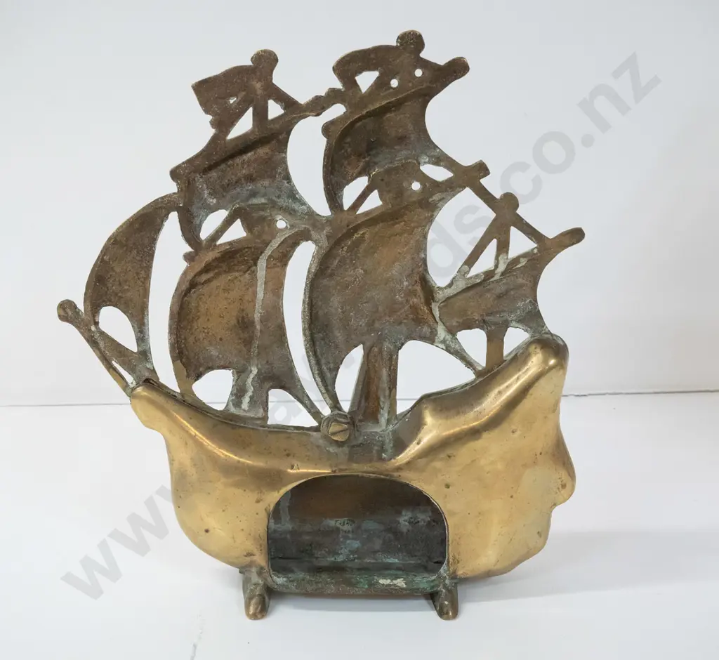 heavy brass galleon ornamental figure or door stop H-330 W-300 Image 1++