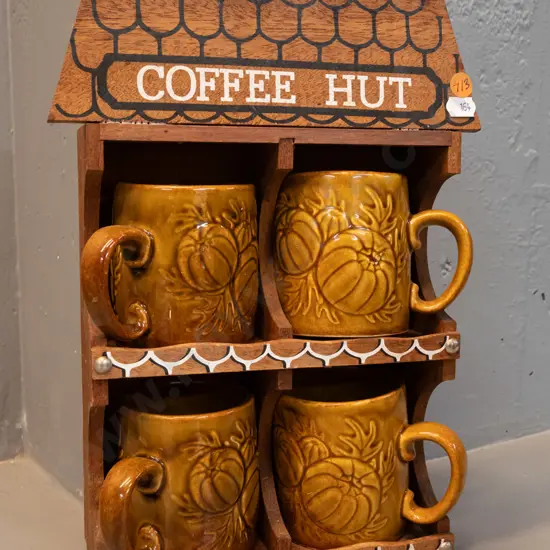 4 Crown Lynn mugs with raised autumn motifs in retro wooden "Coffee Hut" stand H-340 W-200 D-80