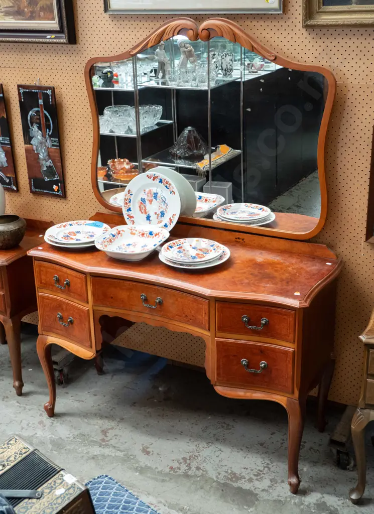 reproduction Victorian style walnut 5-drawer mirror-back kneehole dresser with cross-banded inlay drawer fronts, on Image 1++