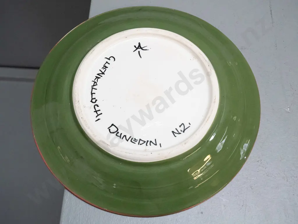 small studio pottery plate - Airini Taylor "Glenfalloch, Dunedin" on back D-230 Image 1++