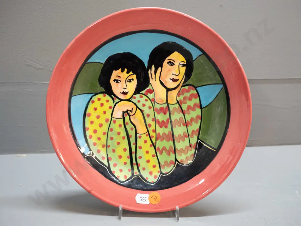 small studio pottery plate - Airini Taylor "Glenfalloch, Dunedin" on back D-230 Image 1++
